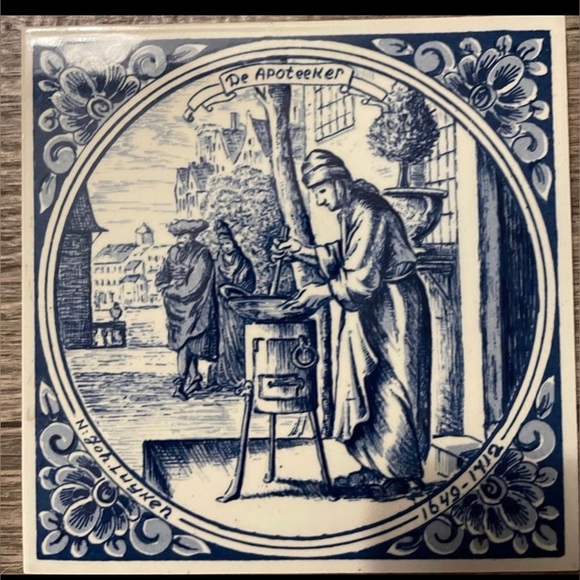 HAND-PAINTED IN HOLLAND -THE PHARMACIST & THE PASTEIBACKEN Large Tiles - Picture 3 of 8